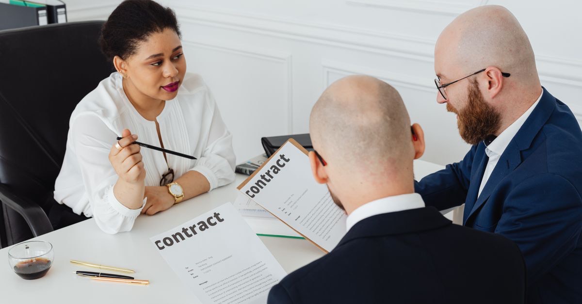 Investment Fund Contracts Signing and Tracking — AI automation case study by Lanos Logic